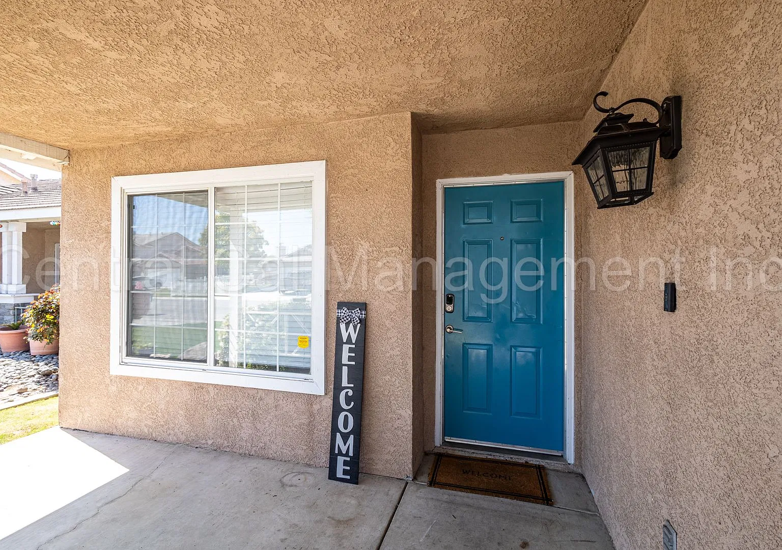 4 Bedroom/2 Bath Home with Solar in the Southwest - $2495 per month! — Photo 3