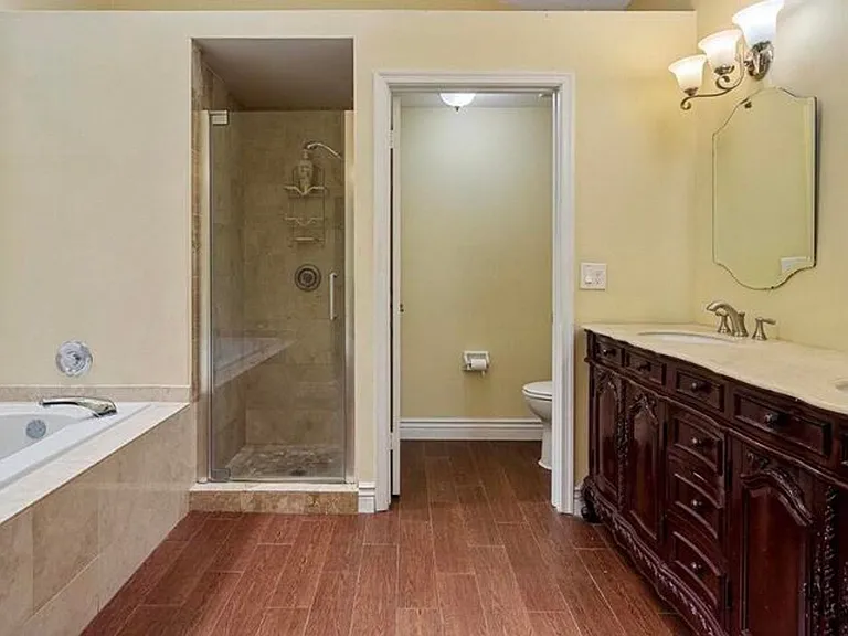 7640 Forest Green Ln #7640 — Photo 2