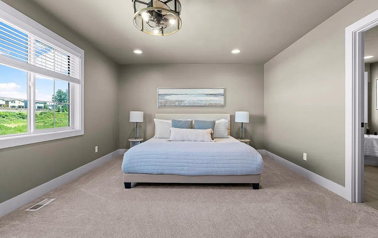 3 bed, 2420 sqft, $3,495 — Photo 4
