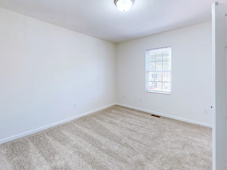 5 Stratford Dr #111 — Photo 15