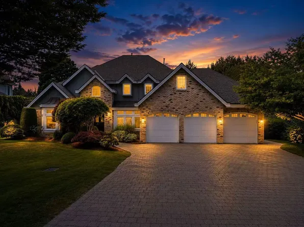 2543 138th St, Surrey, BC V4P 2M1