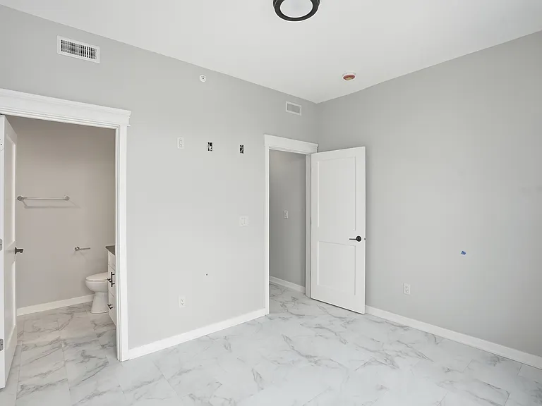 1540 119th St #200 — Photo 11