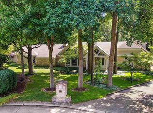 1561 Tulipwoods Cir, Dayton, OH 45459