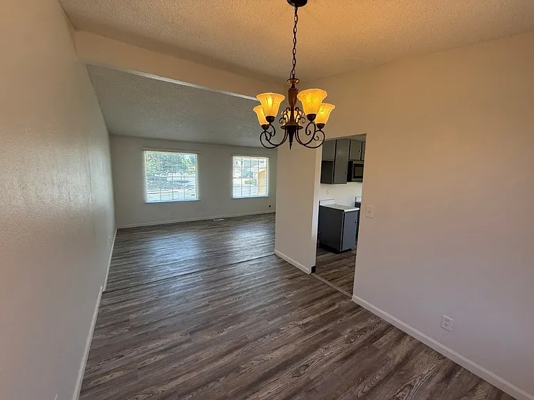 131 Glasgow Way — Photo 19