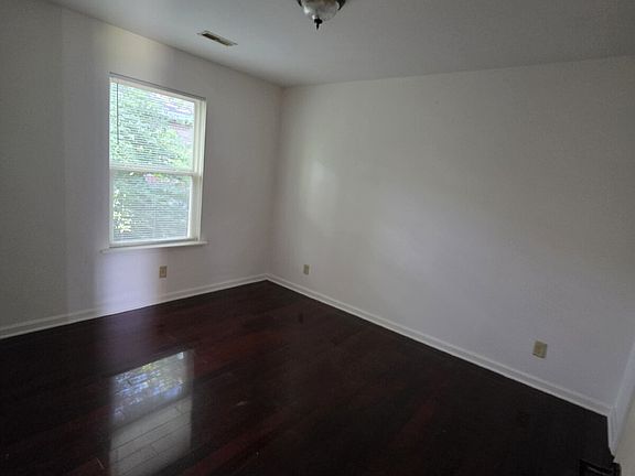 5th image of 604 41st Ave N