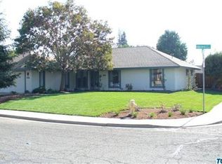 2401 E Hillcrest Ct, Visalia, CA
