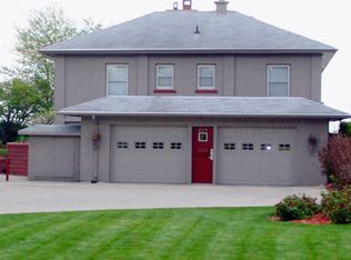 809 W 3rd St, Yankton, SD 57078