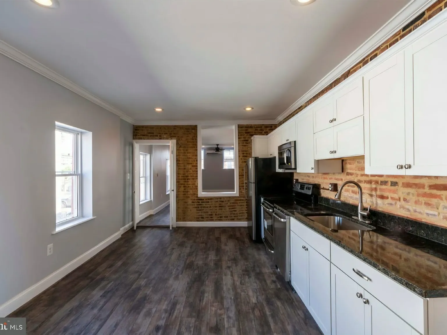 2 bed, 1100 sqft, $1,950 — Photo 1