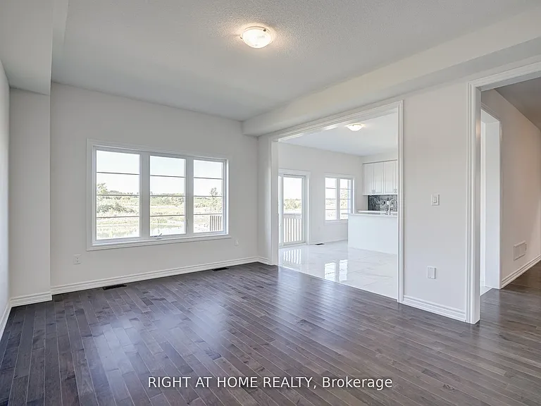 96 Connell Dr — Photo 8
