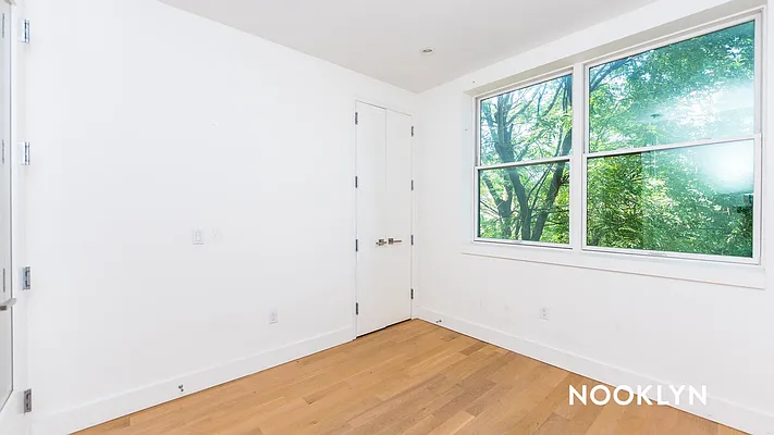 Rented by Nooklyn NYC LLC | media 21
