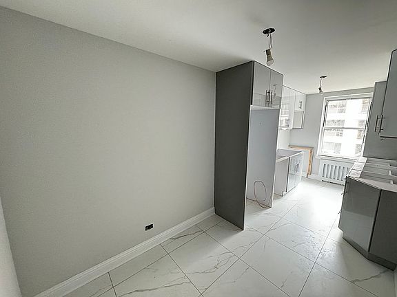 4th image of 63-61 Yellowstone Blvd #1H