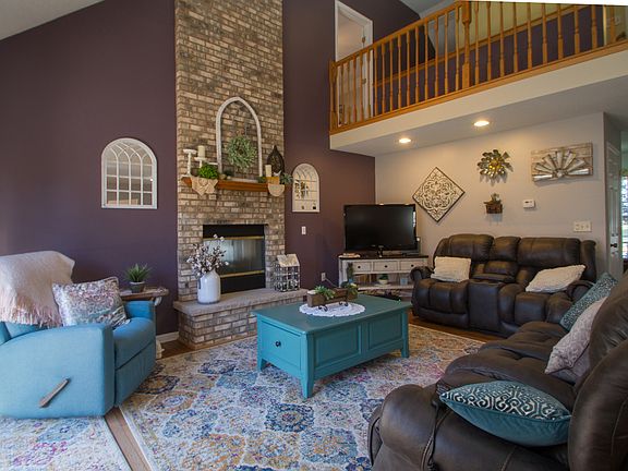 5th image of 1456 Stratford Dr W