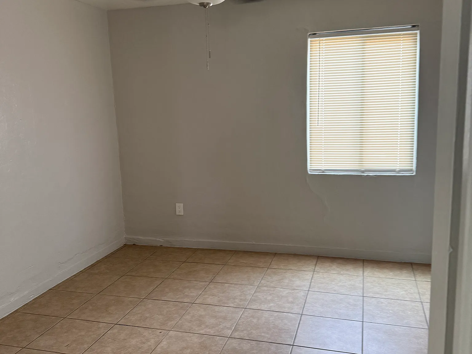 1 bed, 750 sqft, $995 — Photo 4