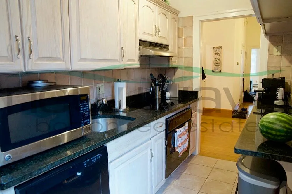 1 bed, 700 sqft, $3,050 — Photo 2