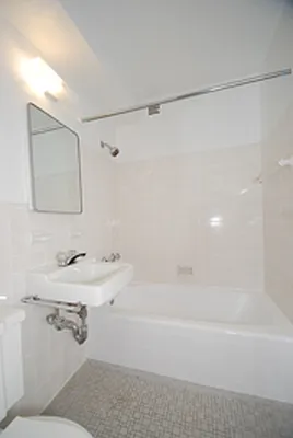 Rented by Buchbinder & Warren | media 10