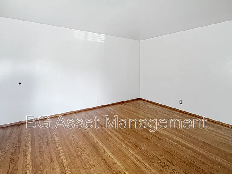 121 Eddy St — Photo 9