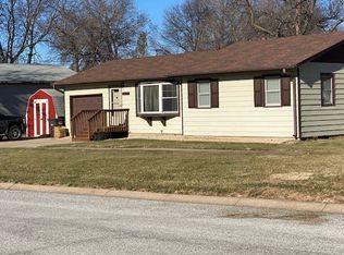 1142 D St, Geneva, NE 68361