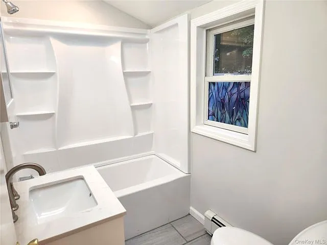 3 bed, 1.0 bath, 760 sqft, $3,600 — Photo 4