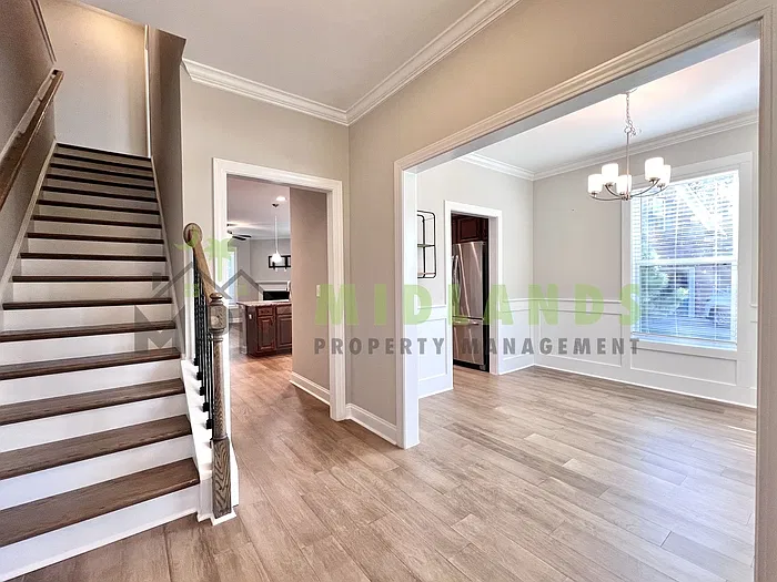4 bed, 2.5 bath, 2100 sqft, $2,800 — Photo 3