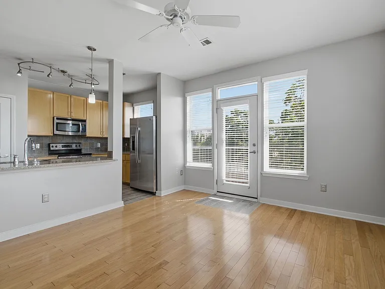 3000 Vanderbilt Pl #445 — Photo 15
