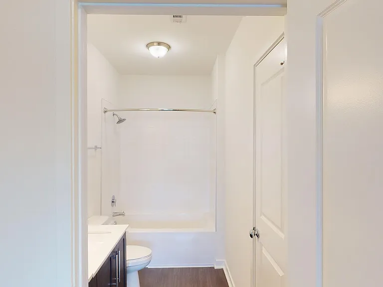 Essex Luxe Apartments — Photo 128
