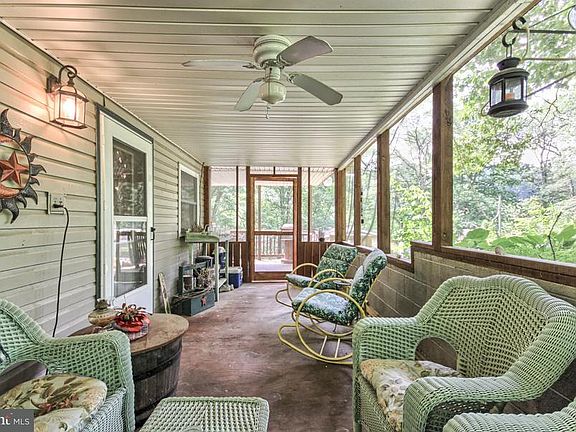 3rd image of 100 Brookhart Rd