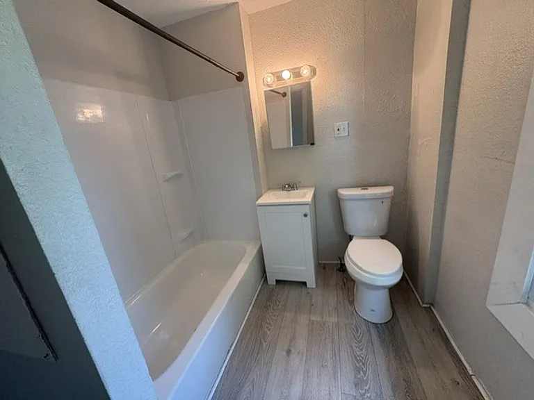 637 Storer Ave — Photo 8