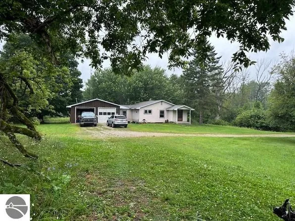 3819 McKinney Rd, Central Lake, MI 49622