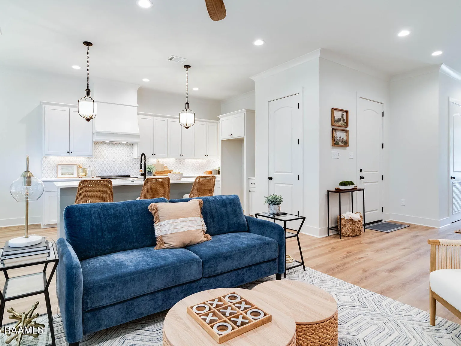 3 bed, 2.5 bath, 1778 sqft, $3,250 — Photo 2