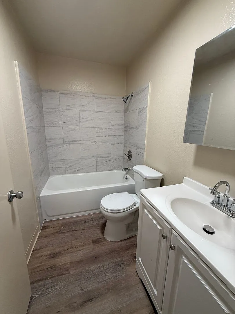 Building Photo - 4320 W 142nd St