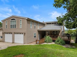 690 N Cove Ct, Decatur, IL 62521