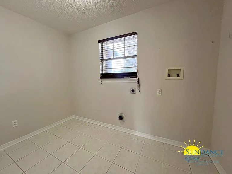 223 Westview Dr — Photo 24