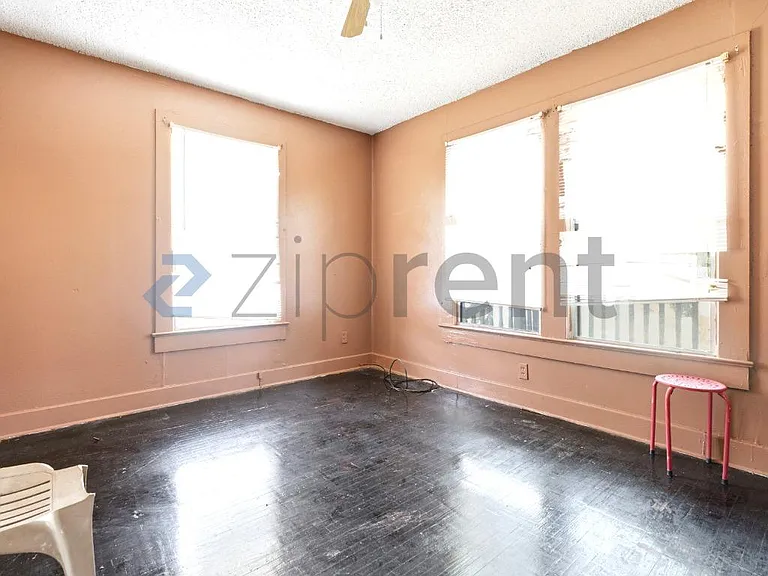 1301 N 6th Ave — Photo 13
