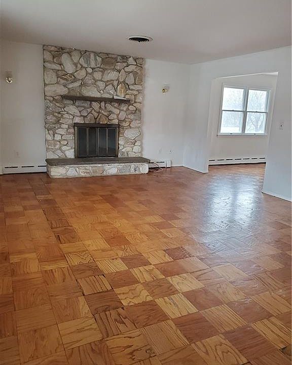 1st image of 10 Demarest Ave