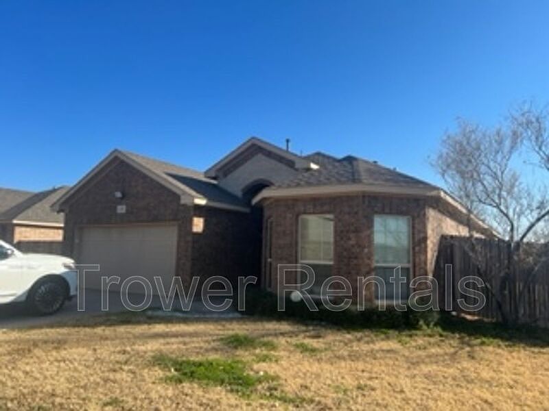1st image of 600 E 95th St