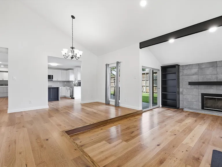4549 Fremont Ln — Photo 3
