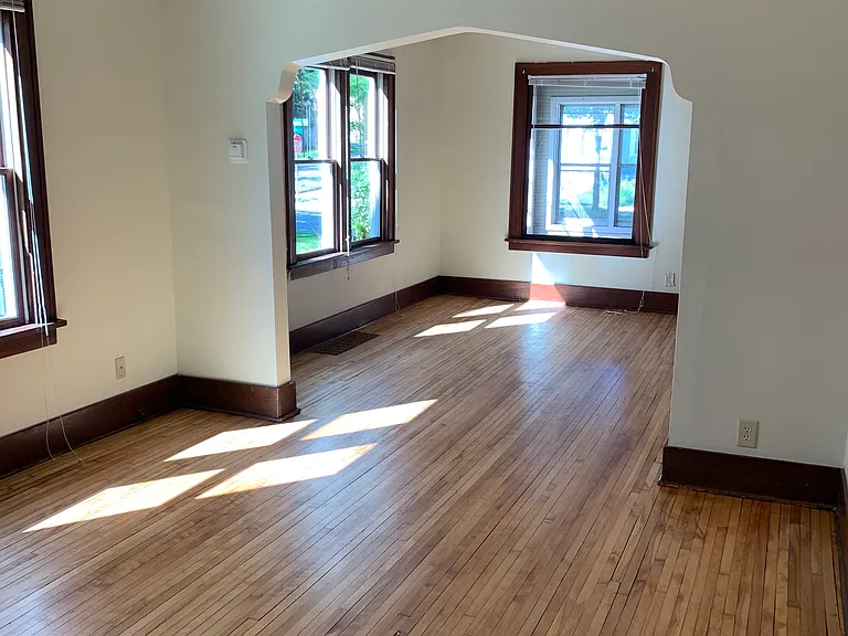 3107 Hayes St NE — Photo 6