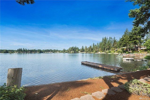 1st image of 1640 E Island Lake Dr