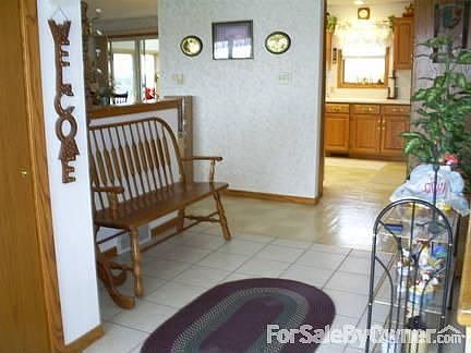 Take A Seat : large foyer with plenty of room to sit down and take off your shoes