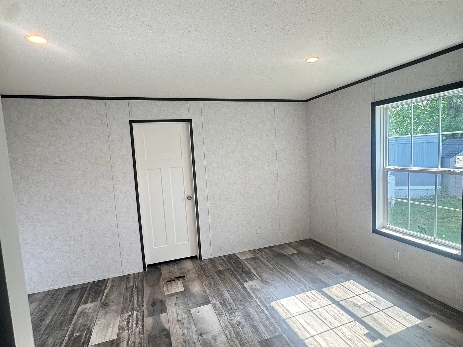 2 bed, 1056 sqft, $1,890 — Photo 3