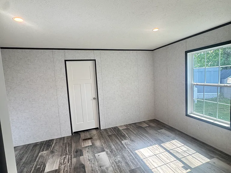 16345 Seneca St #C14 — Photo 3