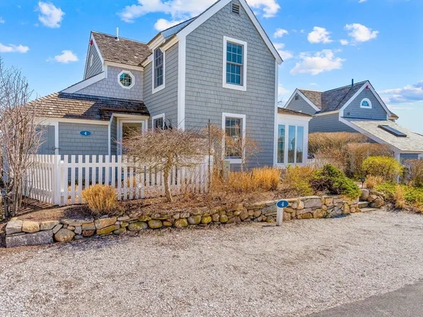 4 Vineyard View Ln Unit 4, Mashpee, MA 02649