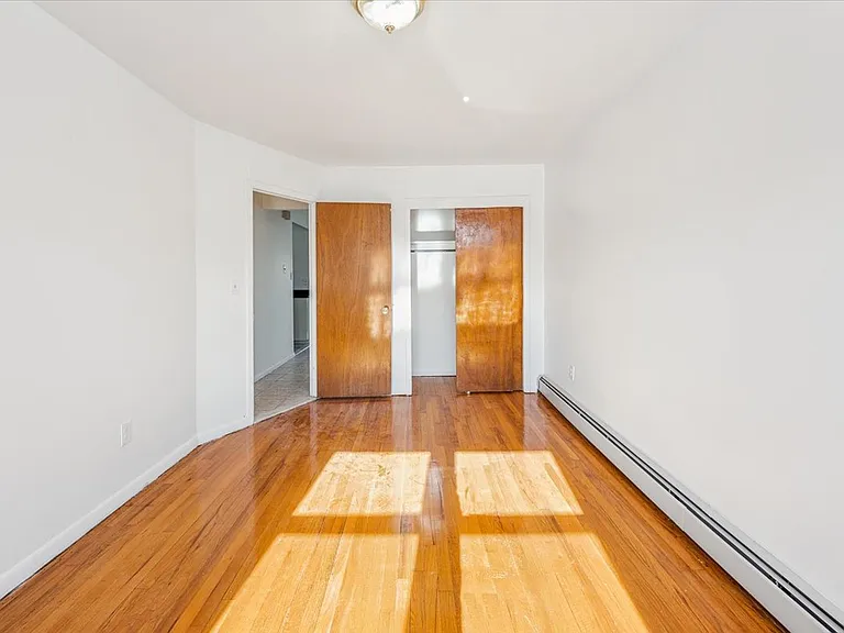 2852 Roberts Ave #2 — Photo 6