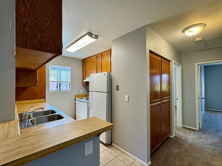 3633 Marlborough Ave — Photo 6