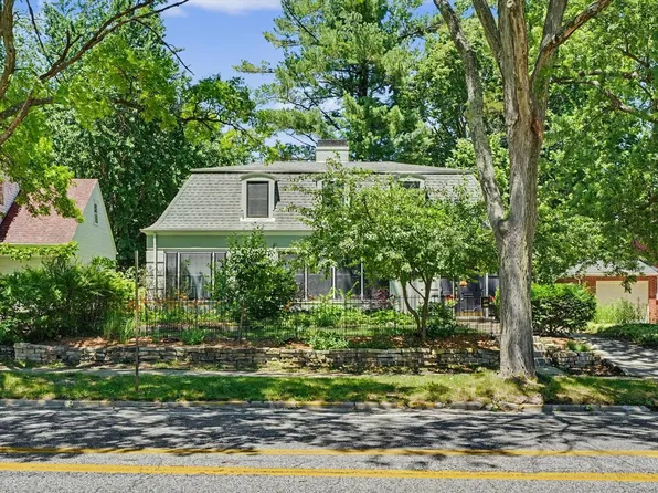 208 W Florida Ave, Urbana, IL 61801