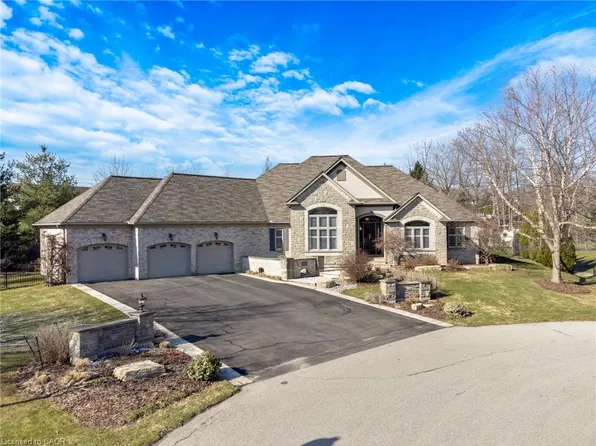 224 Oregon Ct, Kitchener, ON N2P 2S4