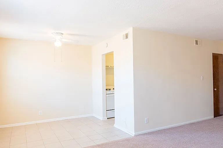 Edgewater South Living & Dining Room