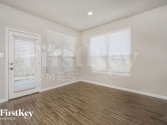 4th image of 9231 Fullerton Way