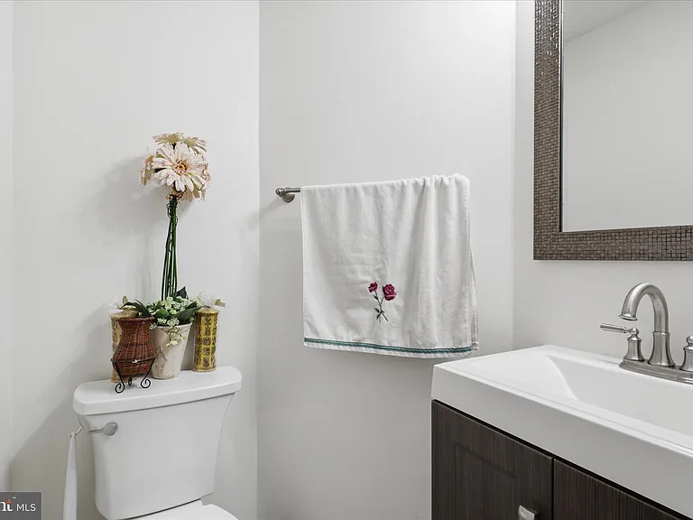 111 Connery Ter SW — Photo 14