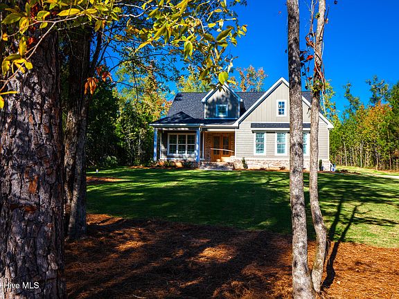 2nd image of 904 Fairbourne Drive